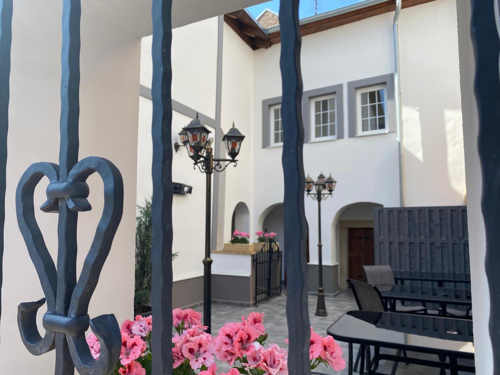 Sg Apartmanovy Dum Hořice 외부 사진